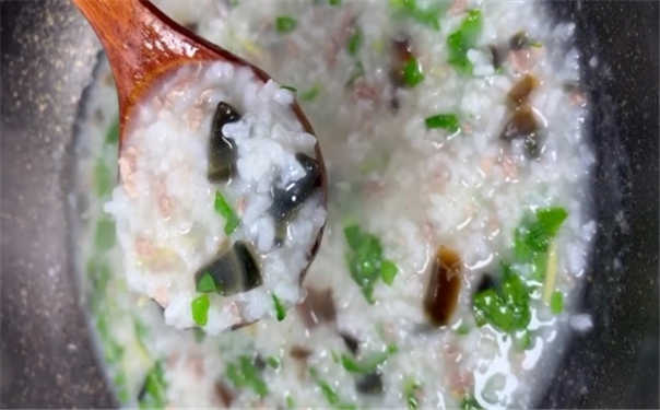 招牌皮蛋瘦肉粥